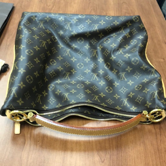 Louis Vuitton Bag - Picture 7 of 9